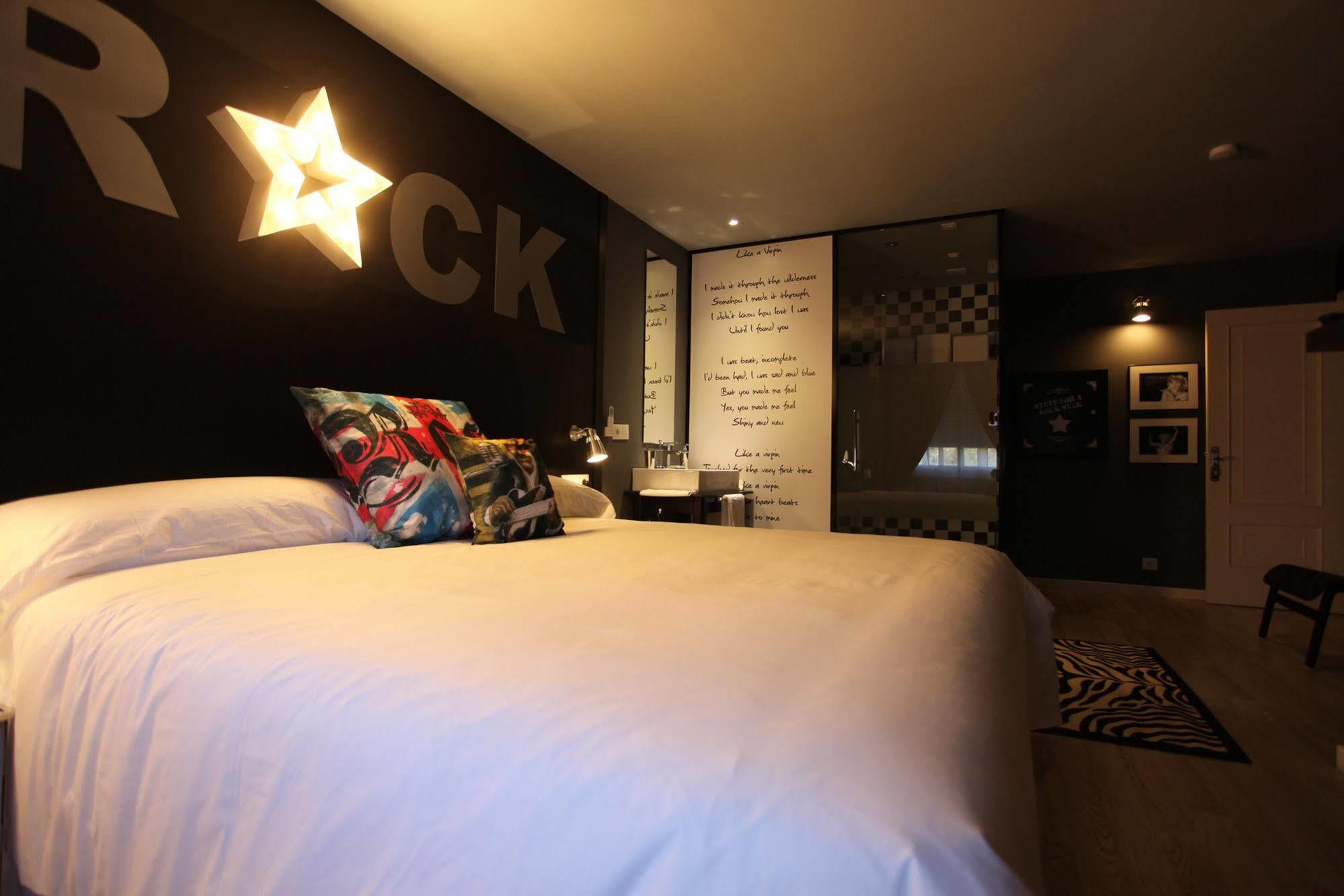 Hotel Apartamentos Rock Star Taboadela Buitenkant foto