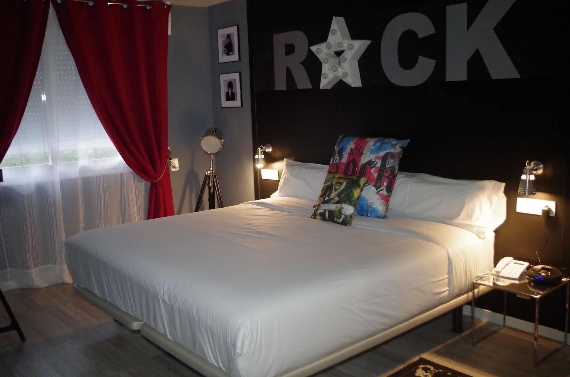 Hotel Apartamentos Rock Star Taboadela Buitenkant foto
